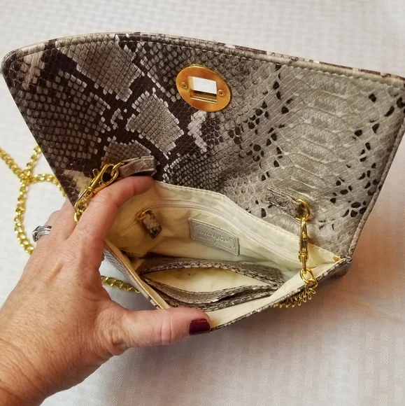 Mud Pie Snake Skin Cross body Bag - Picture 4 of 8